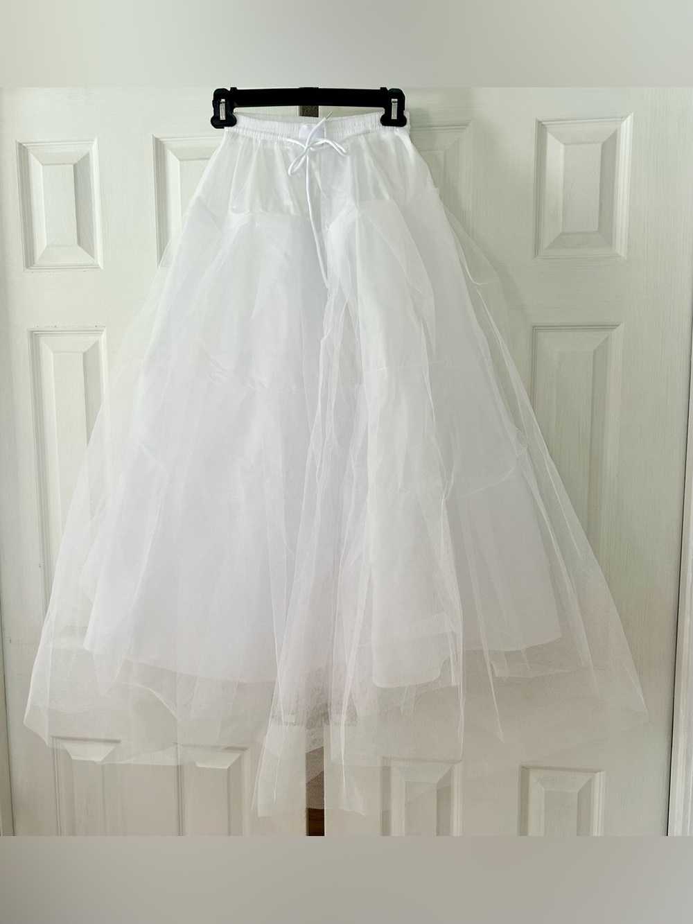 White Layered Tulle New Wedding/formal petticoat slip woman size small/medium